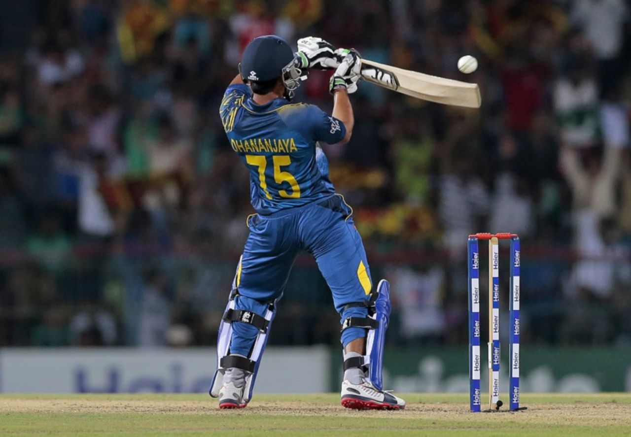 Dhananjaya de Silva shapes to play the upper cut, Sri Lanka v Pakistan, 2nd T20, Colombo, August 1, 2015