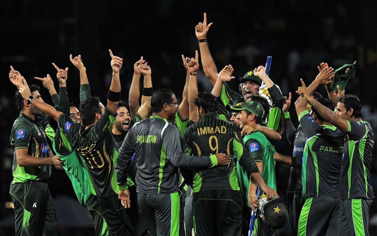 Pakistan celebrate their one-wicket win, Sri Lanka v Pakistan, 2nd T20, Colombo, August 1, 2015