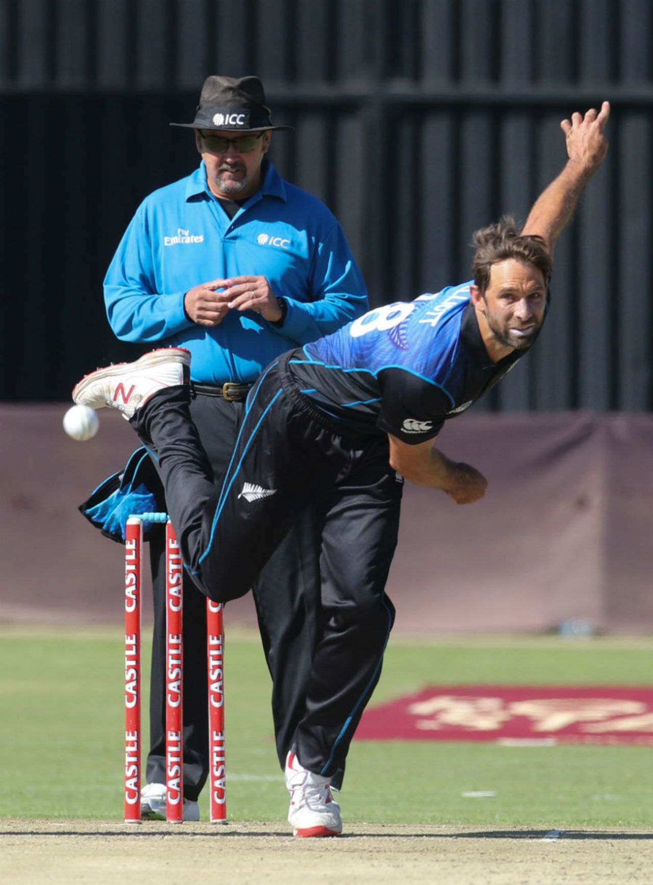 Grant Elliott in his delivery stride, Zimbabwe v New Zealand, 2nd ODI, Harare, August 4, 2015
