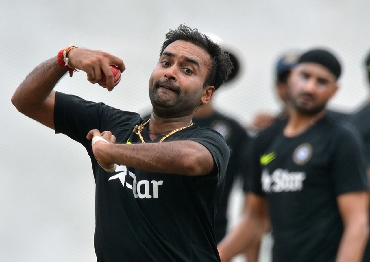 Amit Mishra bowls during India's practice, Colombo, August 5, 2015