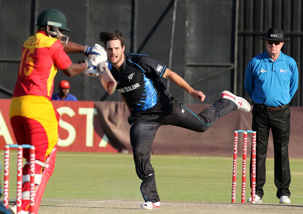 Mitchell McClenaghan took two wickets for 33, Zimbabwe v New Zealand, only T20I, Harare, August 9, 2015