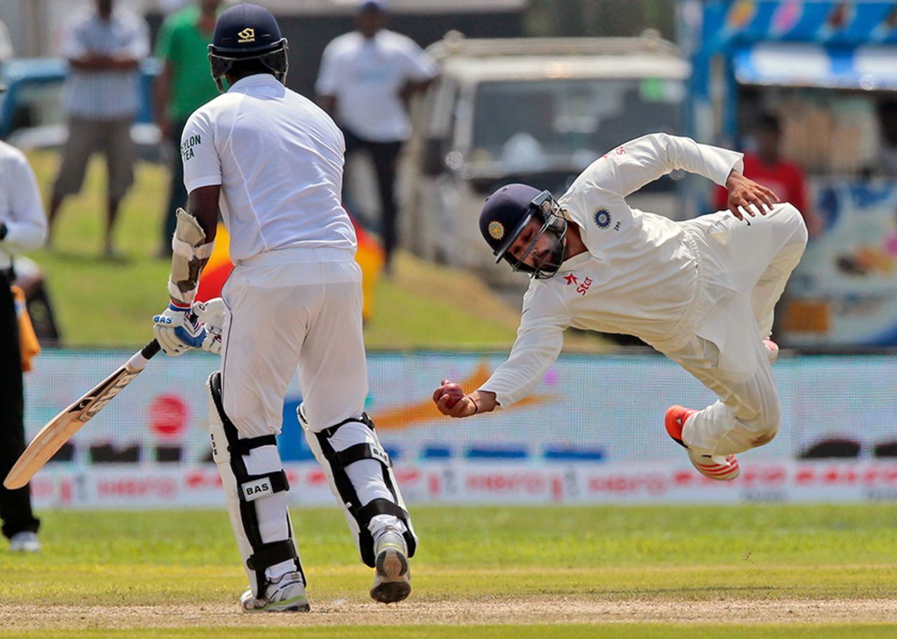 Rohit Sharma took a stunning catch at short leg to dismiss Angelo Mathews, Sri Lanka v India, 1st Test, Galle, 1st day, August 12, 2015