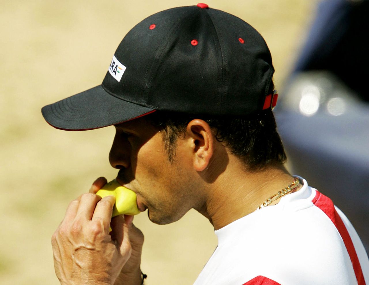Sachin Tendulkar eats a mango, Mohali, March 6, 2005