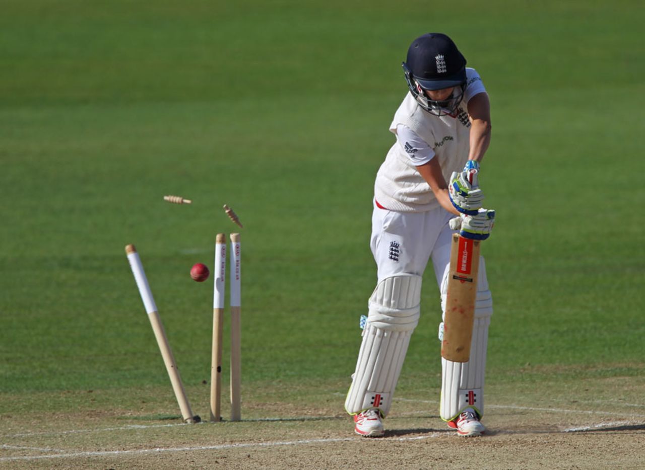 Laura Marsh was cleaned up first ball, England v Australia , Women's Ashes Test, Canterbury, 4th day, August 14, 2015