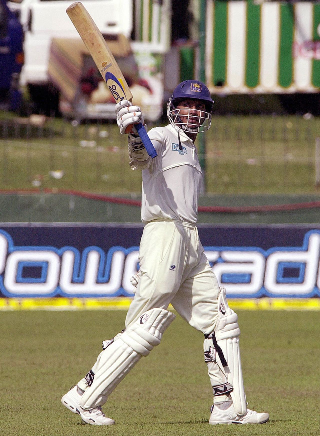 Kumar Sangakkara takes in the applause for his century, Sri Lanka v South Africa, 2nd Test, Day 1, SSC, Colombo, August 11, 2004