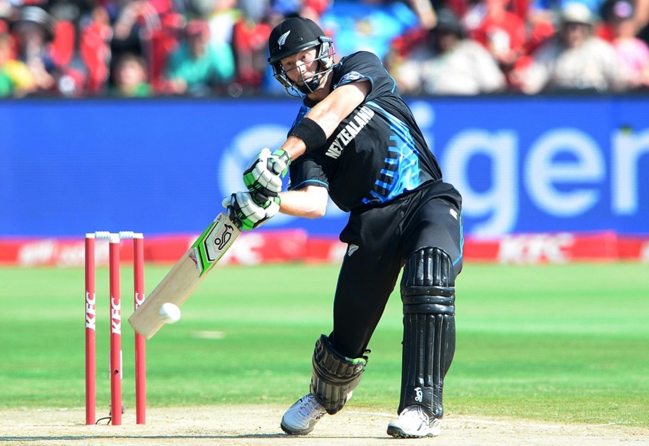 Martin Guptill drills the ball through the off side, South Africa v New Zealand, 2nd T20I, Centurion, August 16, 2015