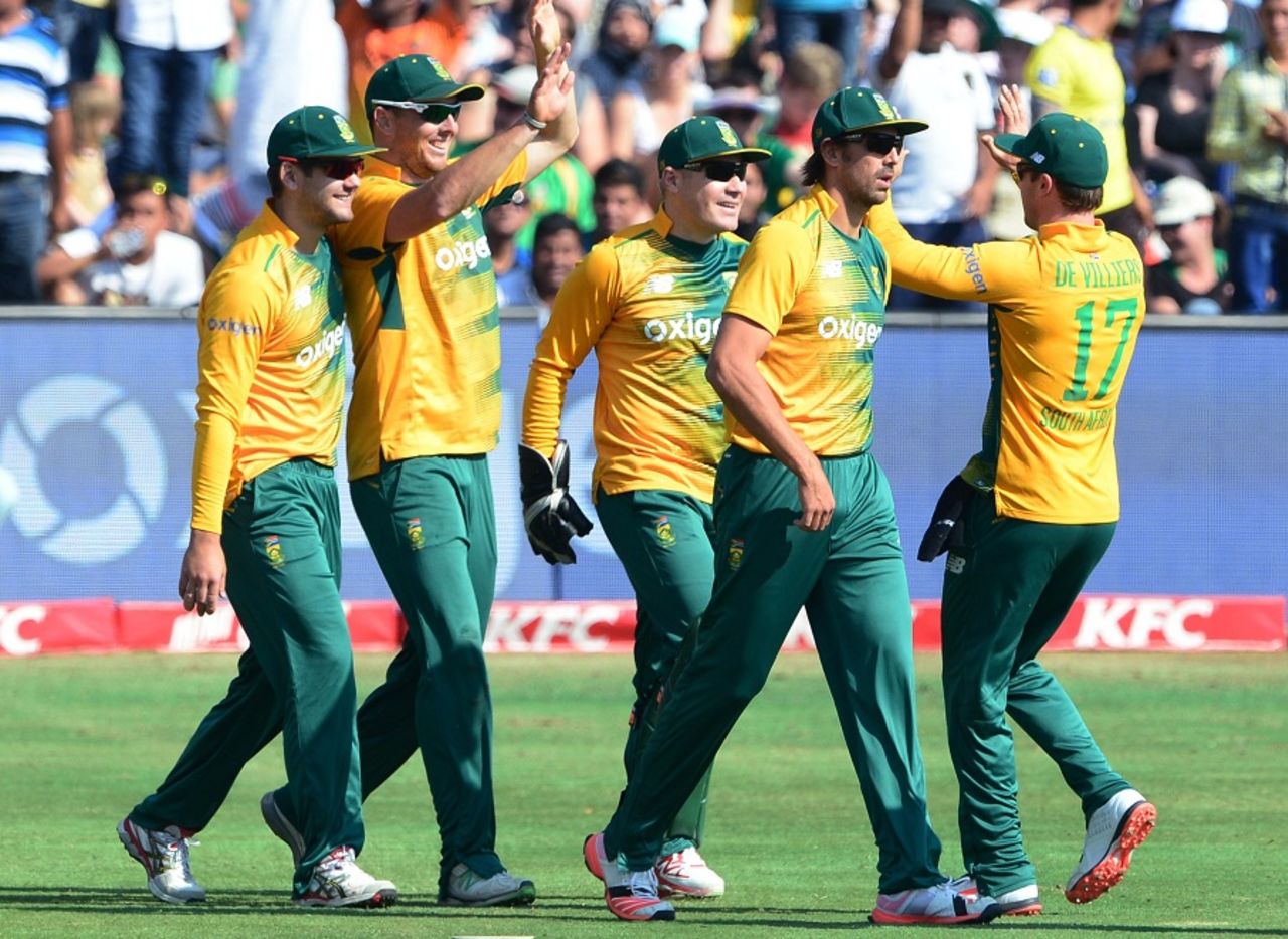 South Africa's fielders celebrate Kane Williamson's wicket, South Africa v New Zealand, 2nd T20I, Centurion, August 16, 2015