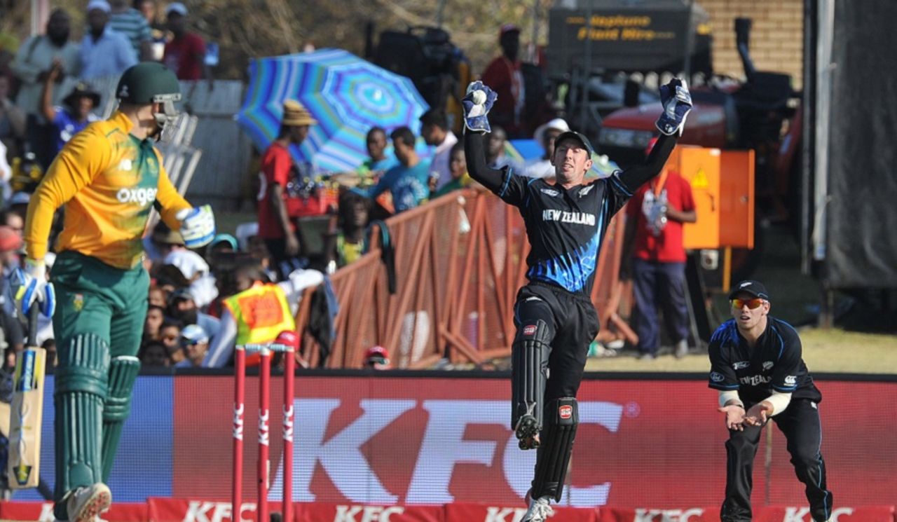 Morne van Vyk is caught behind by Luke Ronchi, South Africa v New Zealand, 2nd T20I, Centurion, August 16, 2015