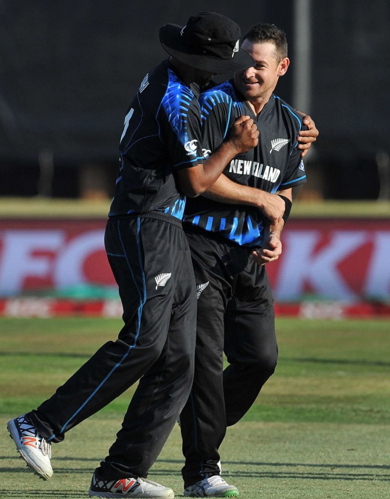 Nathan McCullum is congratulated by Ish Sodhi for dismissing AB de Villiers, South Africa v New Zealand, 2nd T20I, Centurion, August 16, 2015