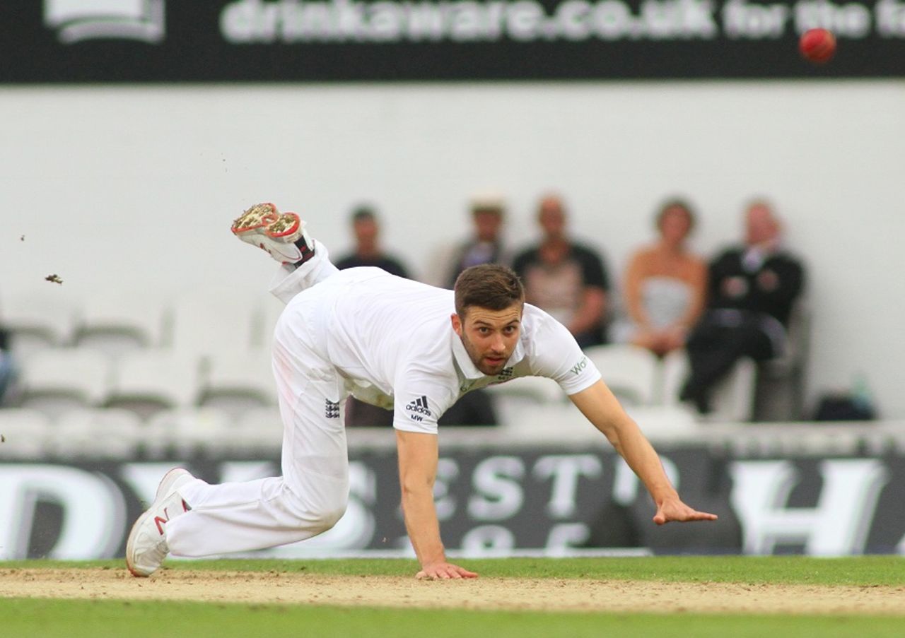 Mark Wood takes a tumble, England v Australia, 5th Investec Ashes Test, The Oval, August 20, 2015