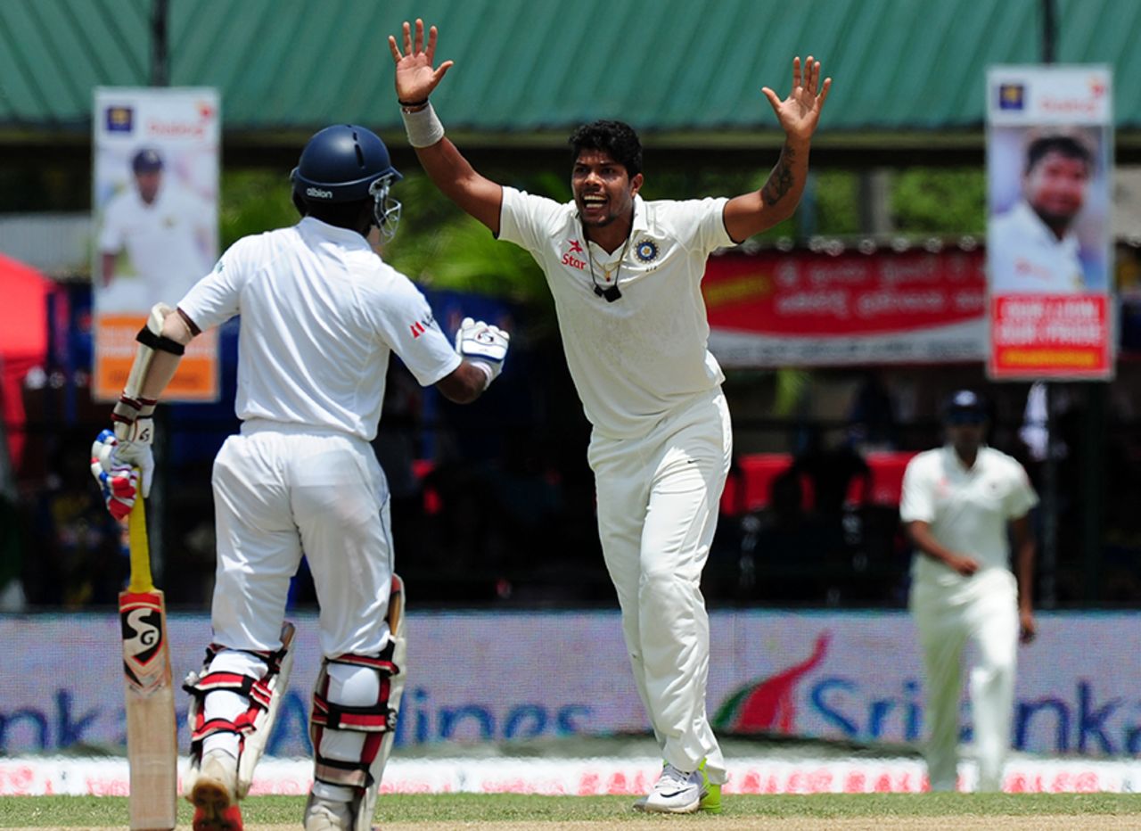 Umesh Yadav dismissed Dimuth Karunaratne for 1, Sri Lanka v India, 2nd Test, Colombo, 2nd day, August 21, 2015
