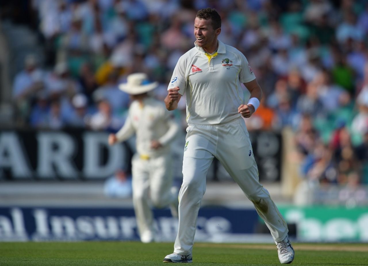 Peter Siddle celebrates after striking first over on return, England v Australia, 5th Investec Ashes Test, The Oval, 2nd day, August 21, 2015