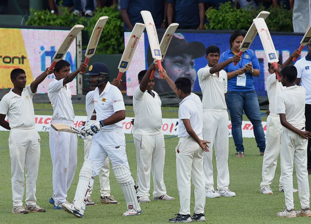 Kumar Sangakkara is given a guard of honour as he walks in to bat, Sri Lanka v India, 2nd Test, P Sara Oval, Colombo, 4th day, August 23, 2015