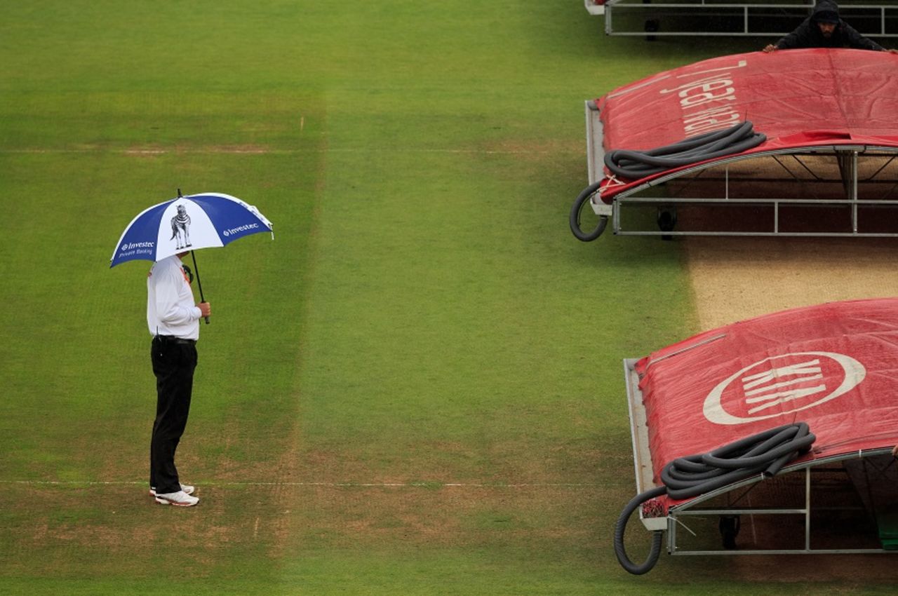 Rain forced early lunch, England v Australia, 5th Investec Ashes Test, The Oval, 4th day, August 23, 2015