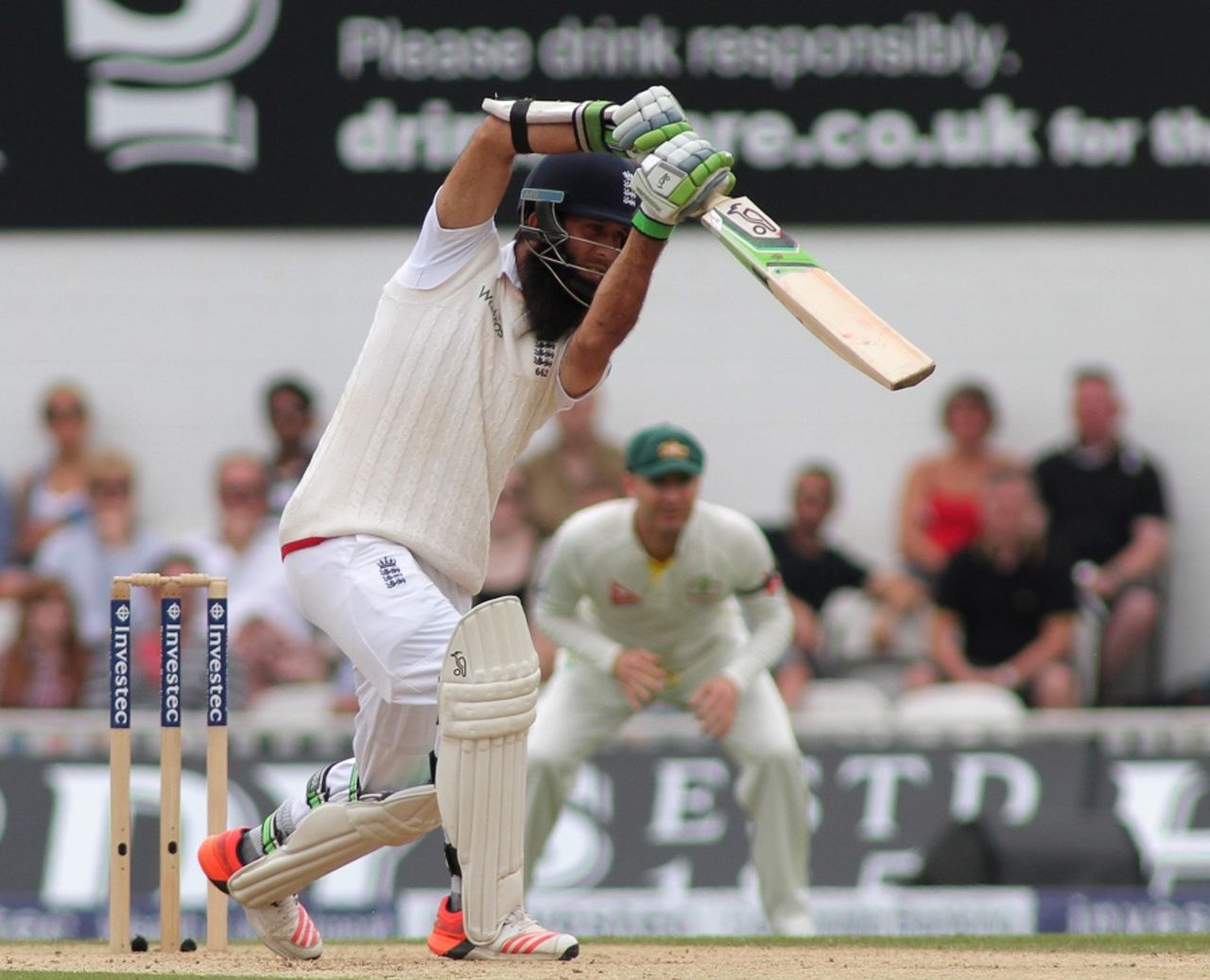 Moeen Ali presents a high elbow and punchily drives through the off side, England v Australia, 5th Investec Ashes Test, The Oval, 4th day, August 23, 2015