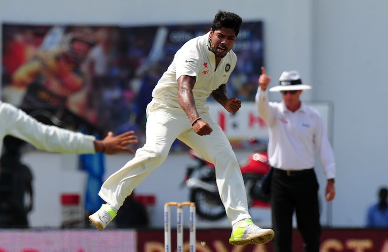 Umesh Yadav struck with the first ball of the day, Sri Lanka v India, 2nd Test, P Sara Oval, Colombo, 5th day, August 24, 2015