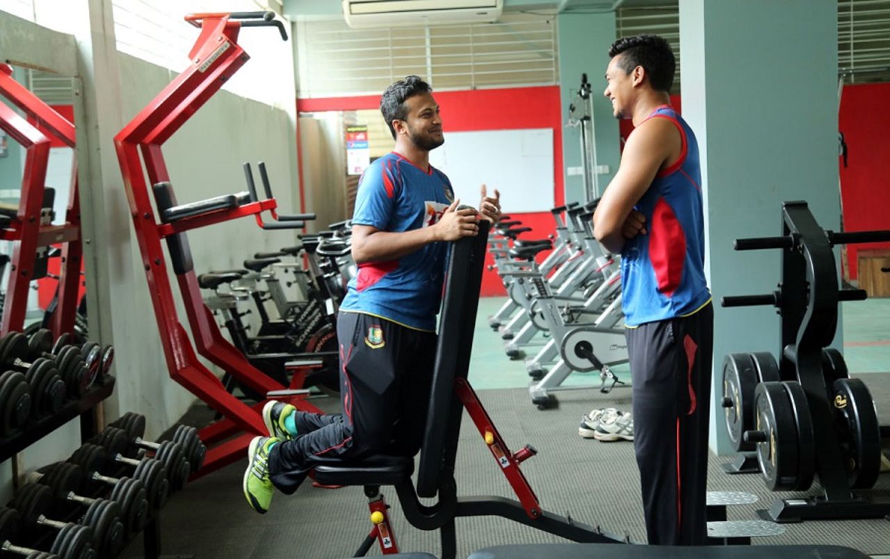 Shakib Al Hasan and Taskin Ahmed share a lighter moment during training, August 30, 2015