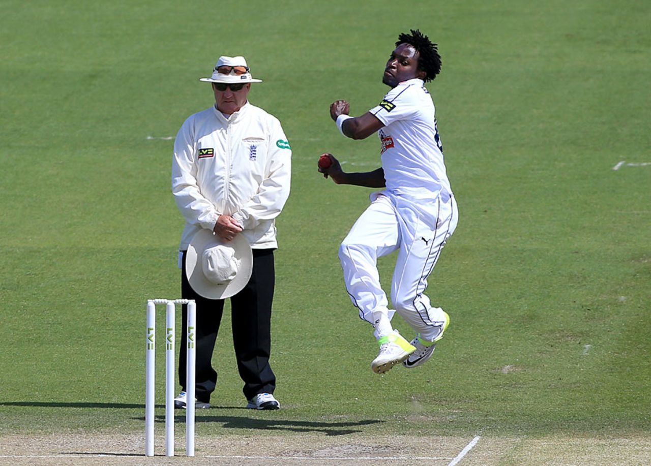 Fidel Edwards in full flight, Sussex v Hampshire, LV= County Championship, Division One, Hove, June 8, 2015