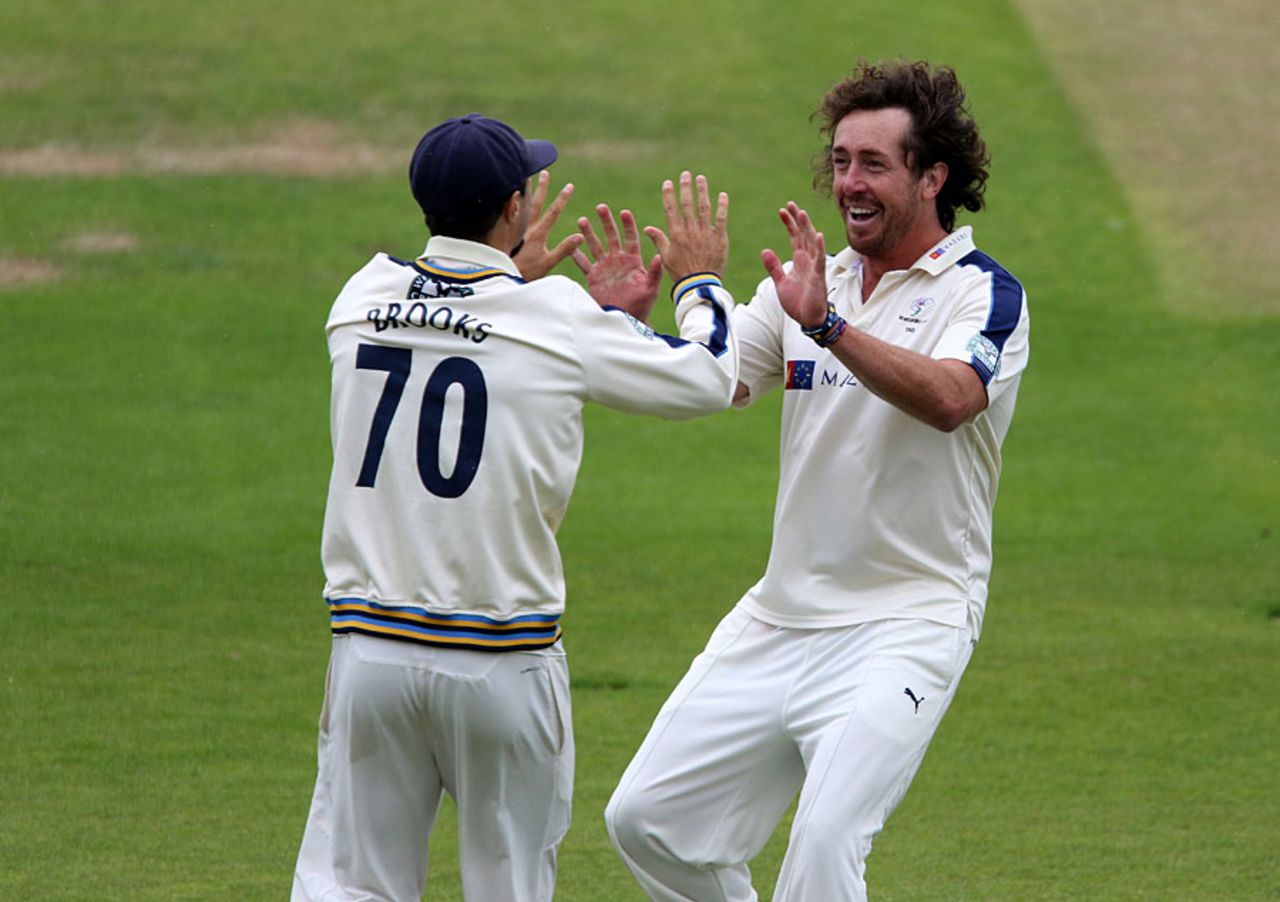 Ryan Sidebottom was again in the wickets, Yorkshire v Somerset, LV= County Championship, Division One, Headingley, 3rd day, September 3, 2015