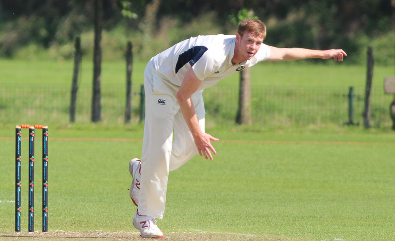 Alasdair Evans bowling during his second spell which claimed two wickets, Netherlands v Scotland, Day 2, Intercontinental Cup, 2nd round, The Hague, September 9, 2015
