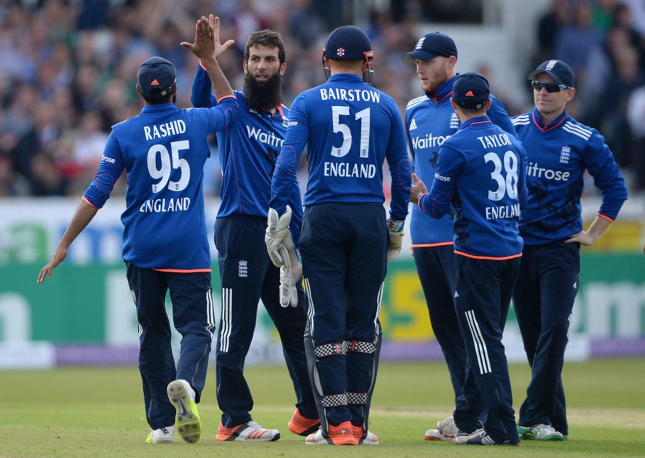 Moeen Ali picked up the vital wicket of Glenn Maxwell, England v Australia, 4th ODI, Headingley, September 11, 2015