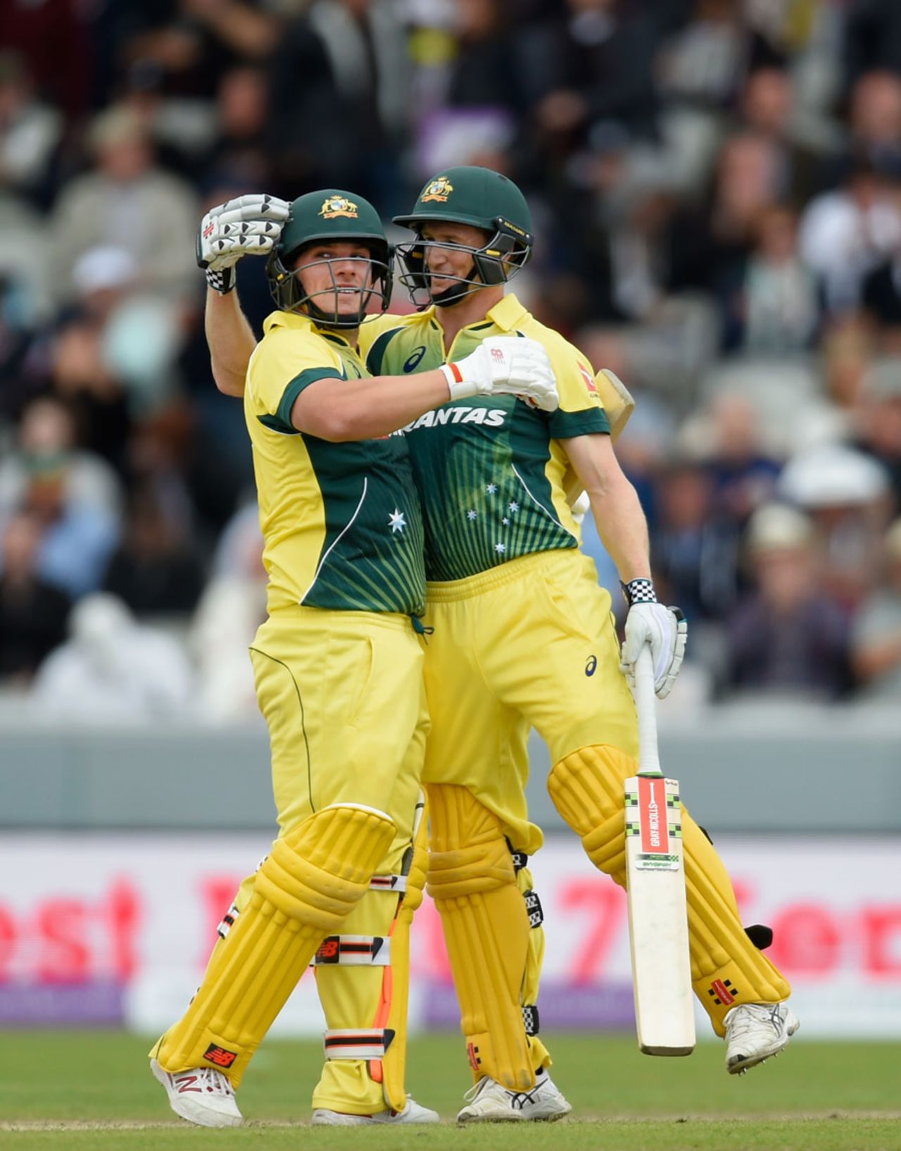 Aaron Finch and George Bailey polished off a small chase, England v Australia, 5th ODI, Old Trafford, September 13, 2015