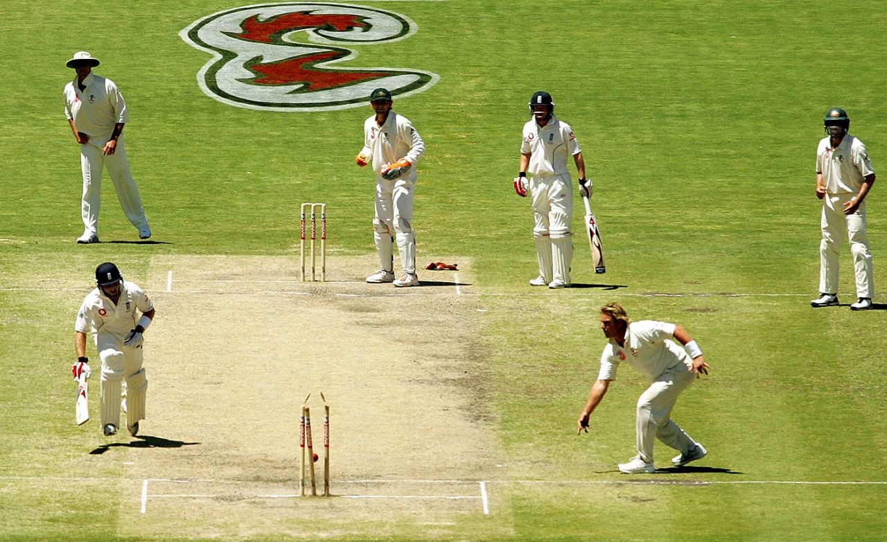 Ian Bell is run out by Shane Warne, Australia v England, 2nd Test, Adelaide, 5th day, December 5, 2006