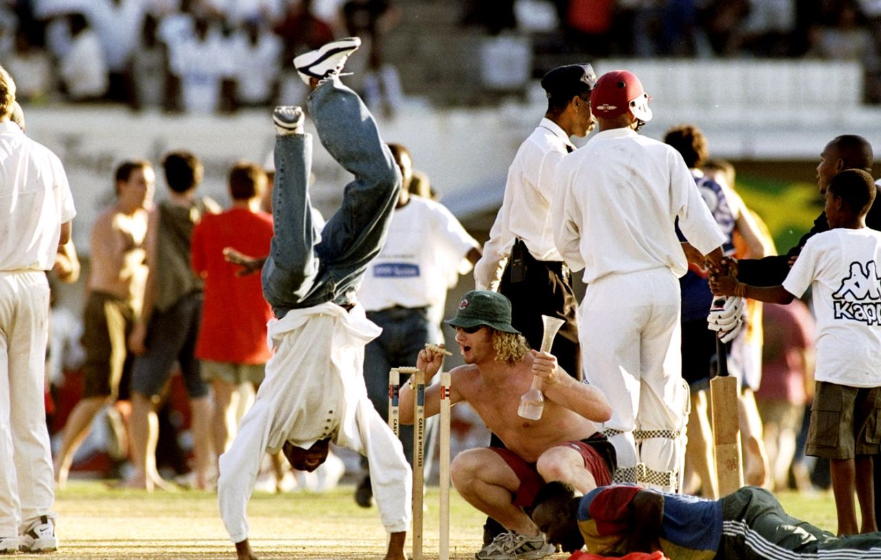 Fans invade the pitch to celebrate Brian Lara's double-century, West Indies v Australia, 2nd Test, Port-of-Spain, 2nd day, March 14, 1999