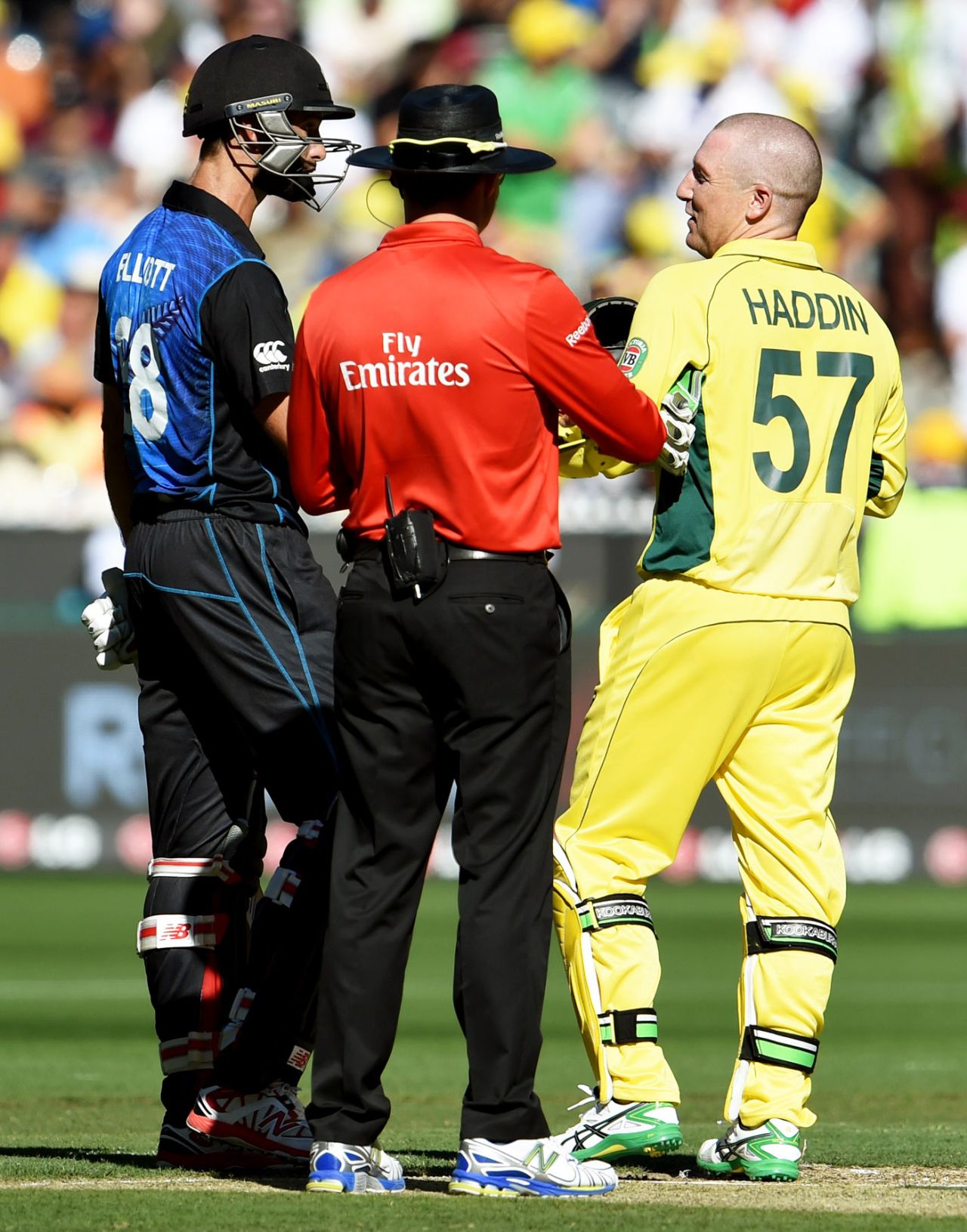 Brad Haddin exchanges words with Grant Elliott, Australia v New Zealand, World Cup 2015, final, Melbourne, March 29, 2015