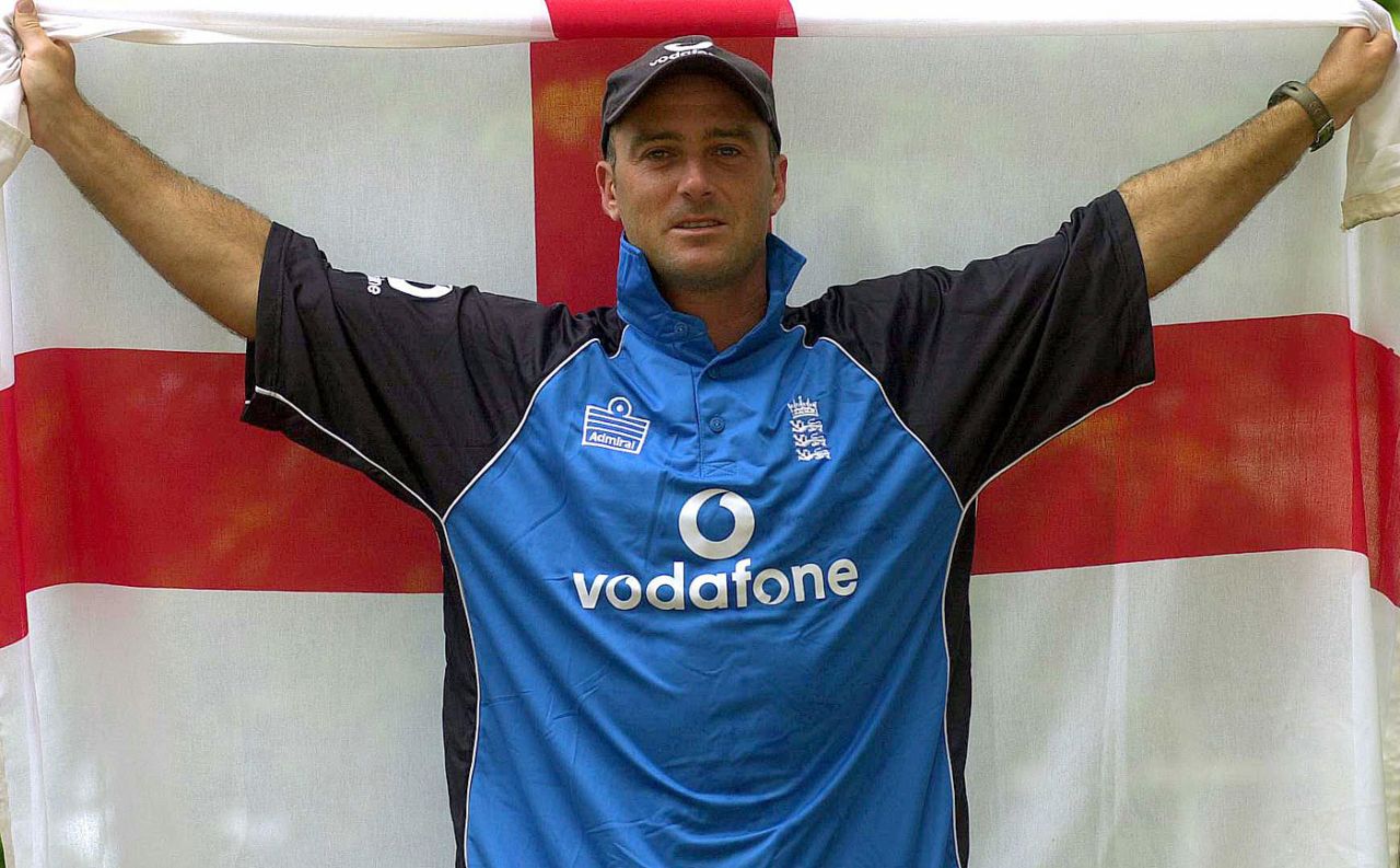 Graham Thorpe holds the England flag, Colombo, March 19, 2001