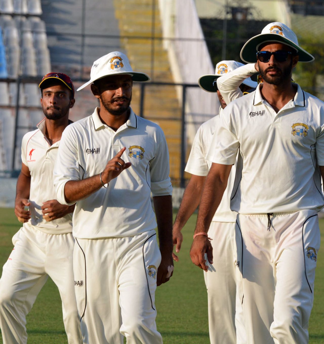 Punjab walk off after a satisfying day's work, Punjab v Railways, Ranji Trophy 2015-16, Group B, Mohali, 2nd day, October 2, 2015