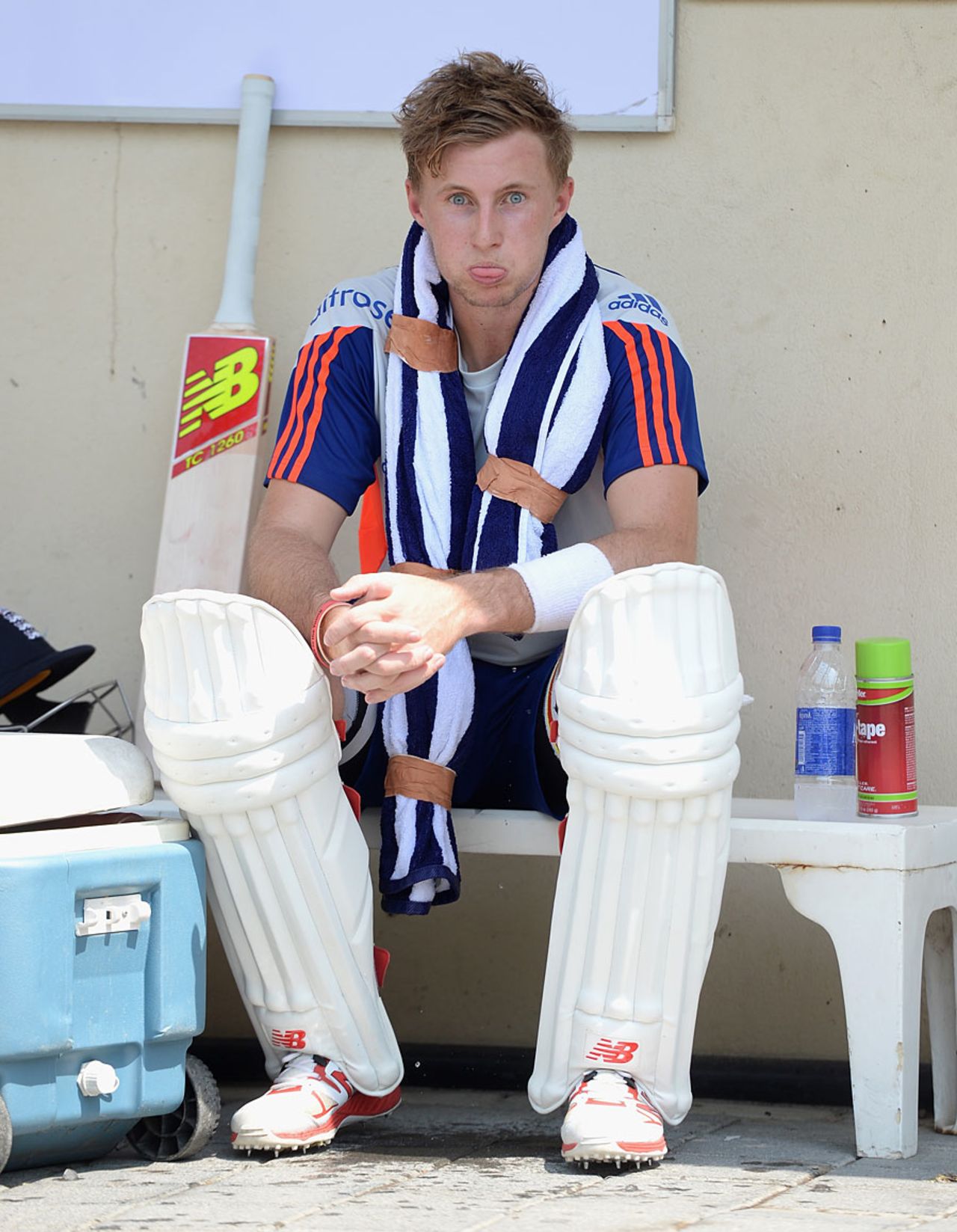 Joe Root attempts to cool down during training, Sharjah, October 4, 2015