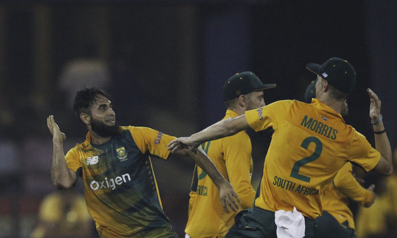 Imran Tahir and Chris Morris prepare for a high five, India v South Africa, 2nd T20I, Cuttack, October 5, 2015
