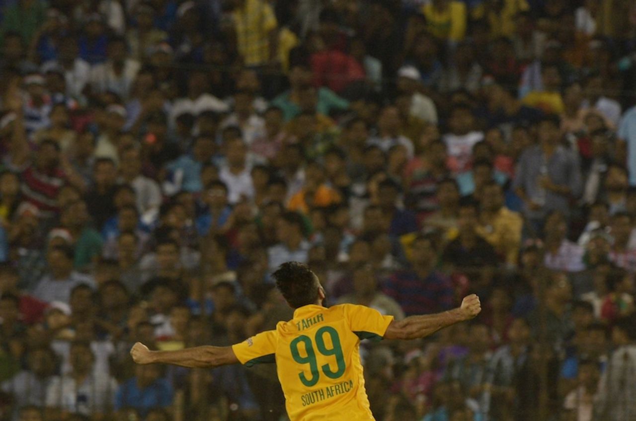 Imran Tahir takes off again, India v South Africa, 2nd T20I, Cuttack, October 5, 2015
