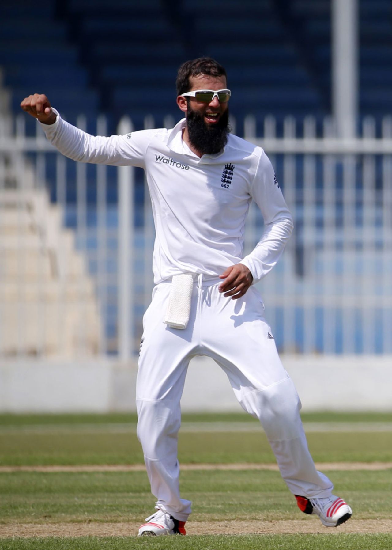 Moeen Ali picked up a couple of early wickets, Pakistan A v England XI, Sharjah, 2nd day, October 6, 2015