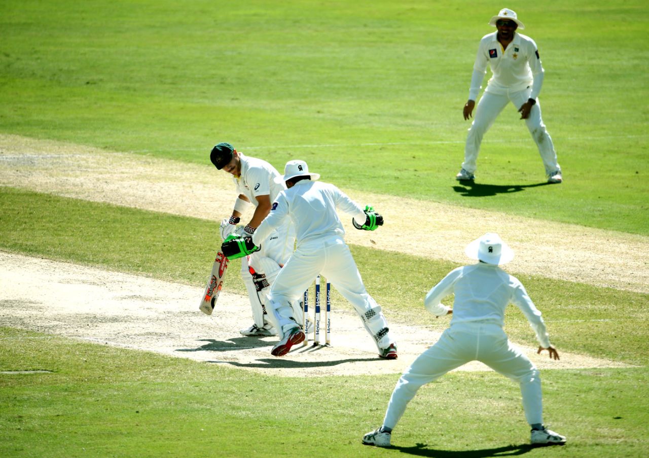 David Warner is bowled by Yasir Shah, Pakistan v Australia, 1st Test, Dubai, 3rd day, October 24, 2014