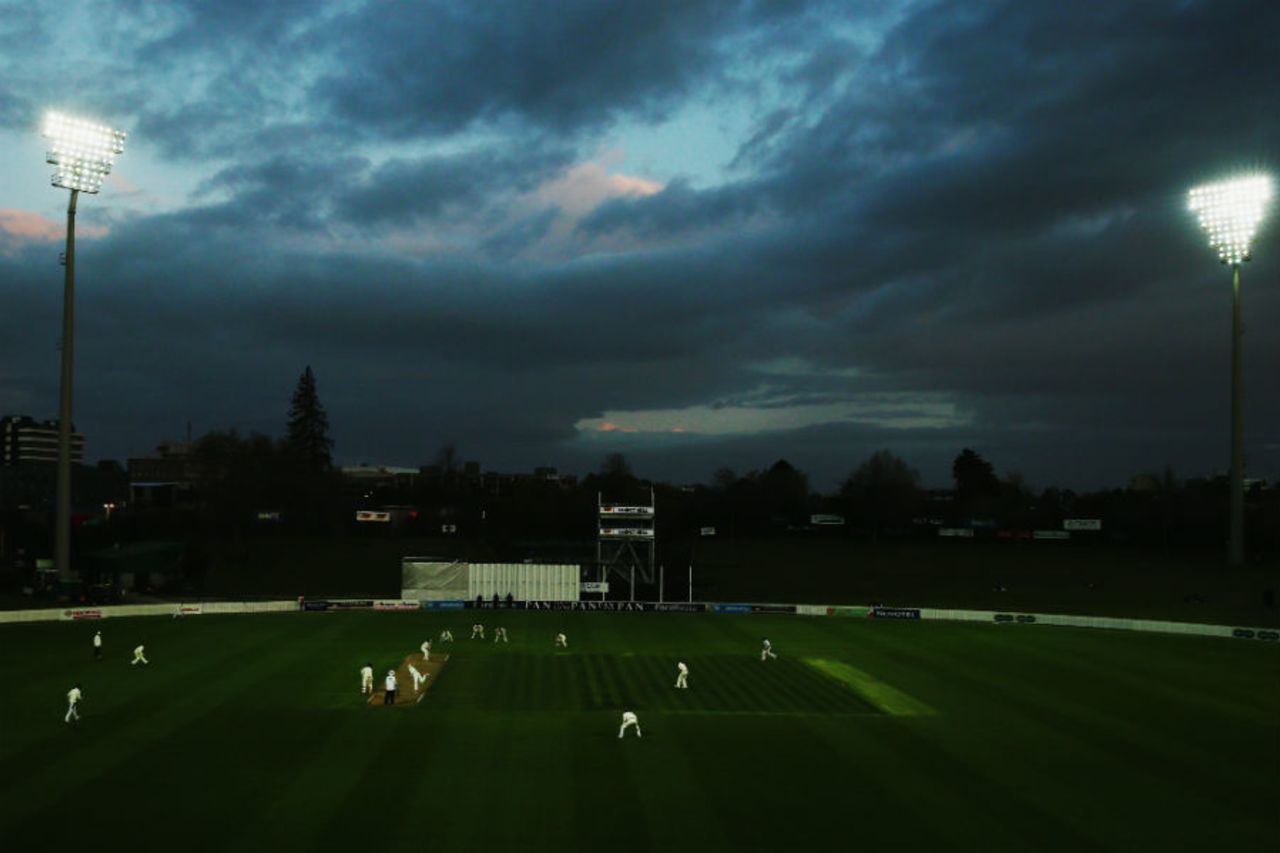 New Zealand prepare for day-night cricket with a night training game at Seddon Park, Hamilton, October 8, 2015 