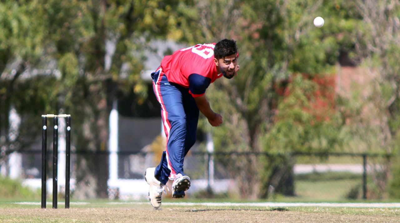 Ali Khan runs in to bowl during a trial match, ICC Americas Combine, Indianapolis, September 25, 2015