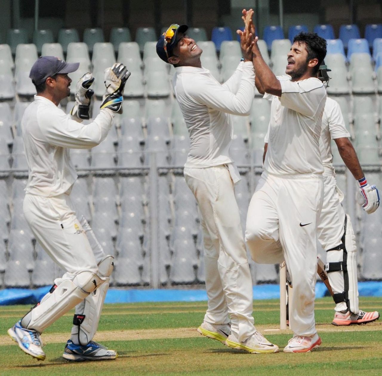 Shardul Thakur celebrates after taking a wicket, Mumbai v Punjab, 1st day, Group B, Ranji Trophy, Mumbai, October 8, 2015