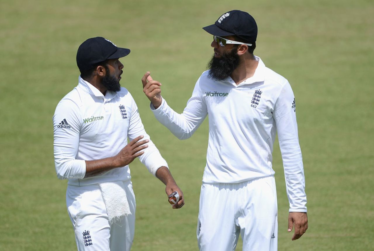Adil Rashid and Moeen Ali talk tactics in the field, Pakistan A v England XI, Sharjah, Tour match, 1st day, October 8, 2015