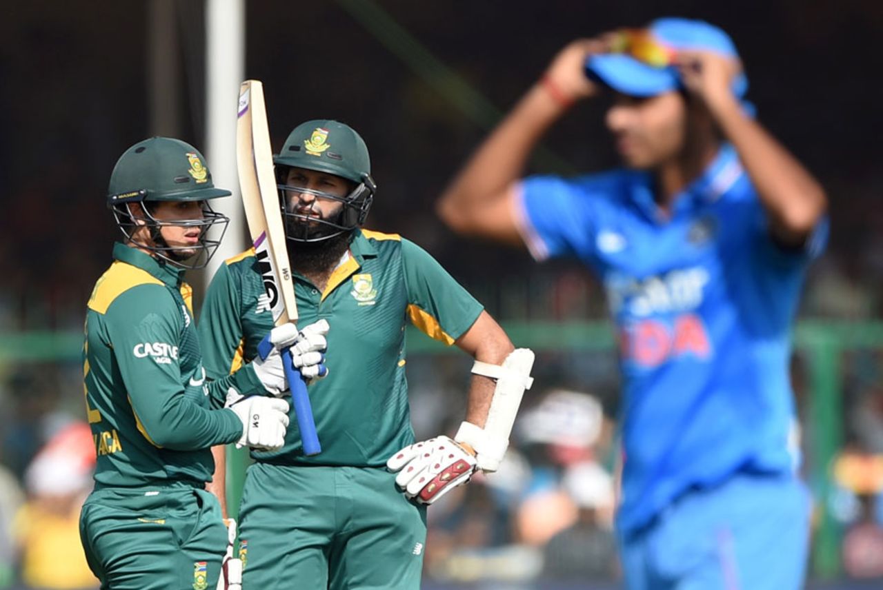 Quinton de Kock and Hashim Amla were reunited at the top of the order for South Africa, India v South Africa, 1st ODI, Kanpur, October 11, 2015