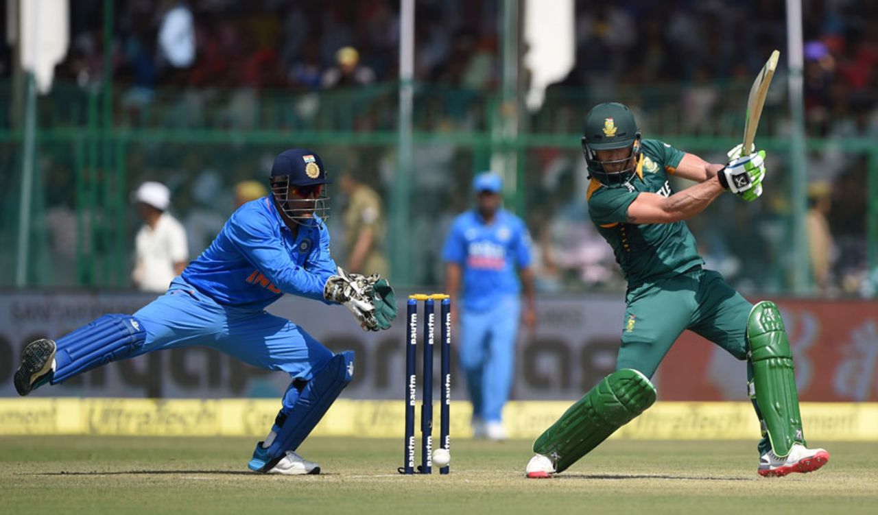 MS Dhoni mock stumps Faf du Plessis, India v South Africa, 1st ODI, Kanpur, October 11, 2015
