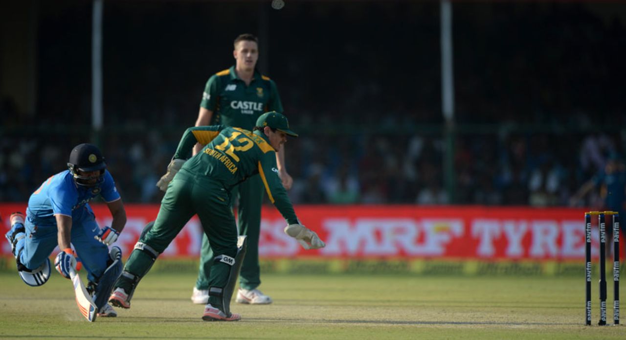 Quinton de Kock misses an opportunity to run out Rohit Sharma, India v South Africa, 1st ODI, Kanpur, October 11, 2015