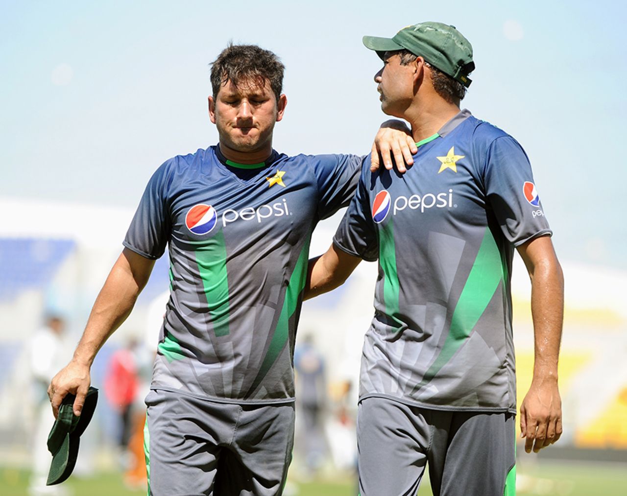 Yasir Shah walks off the field in discomfort during a training session, Abu Dhabi, October 12, 2015