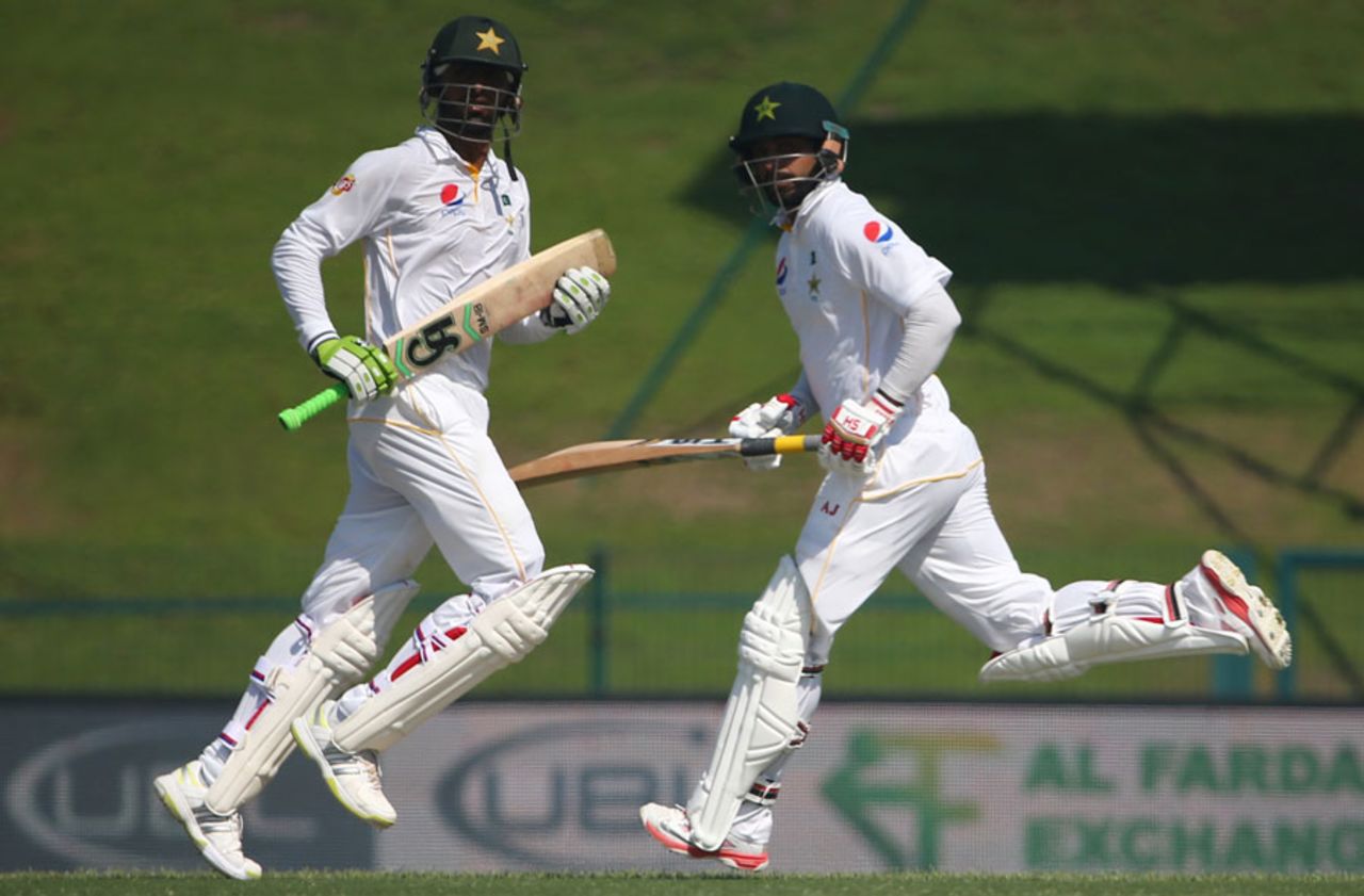 Shoaib Malik and Mohammad Hafeez put on 168, Pakistan v England, 1st Test, Abu Dhabi, 1st day, October 13, 2015