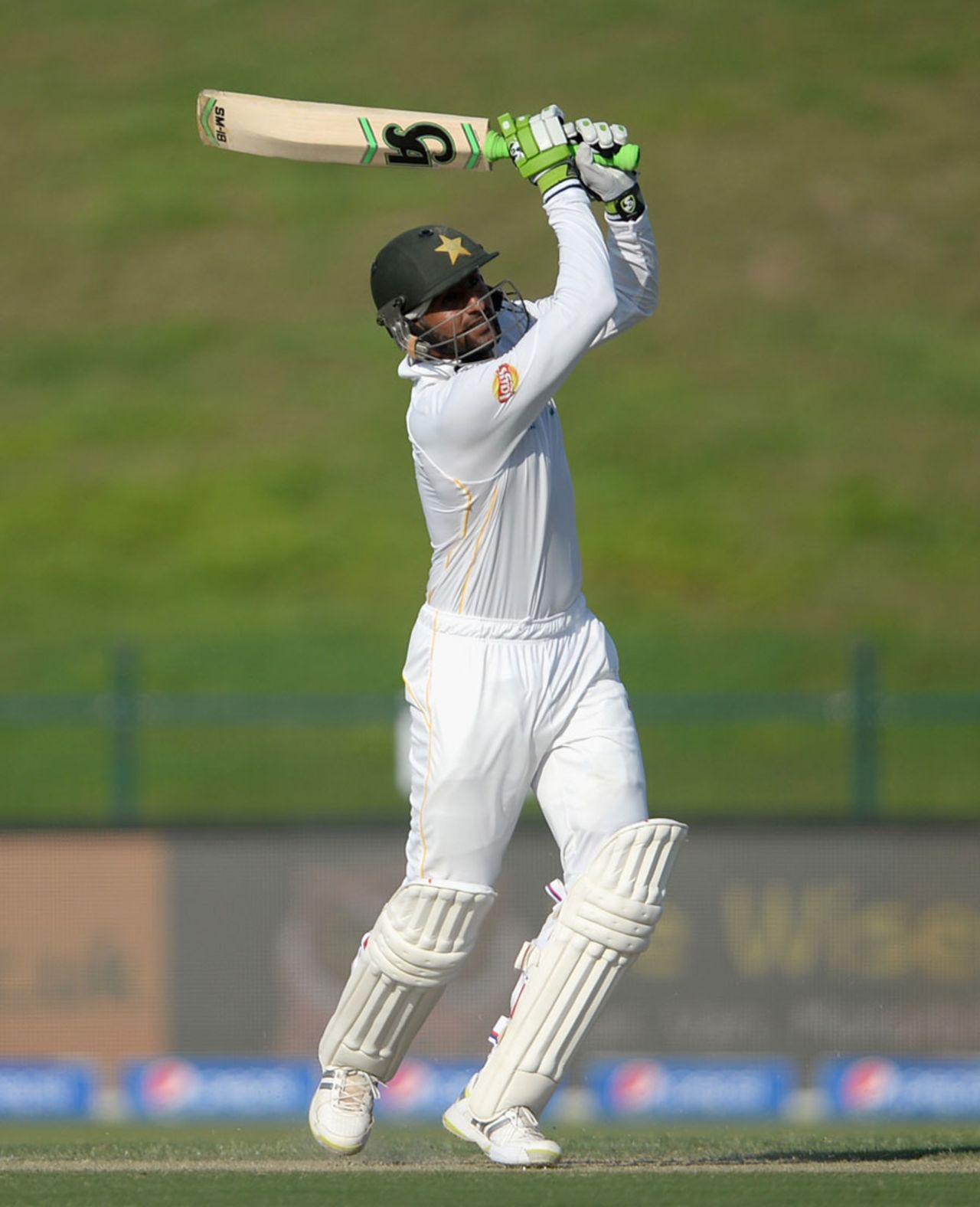 Shoaib Malik compiled his third Test hundred, Pakistan v England, 1st Test, Abu Dhabi, 1st day, October 13, 2015