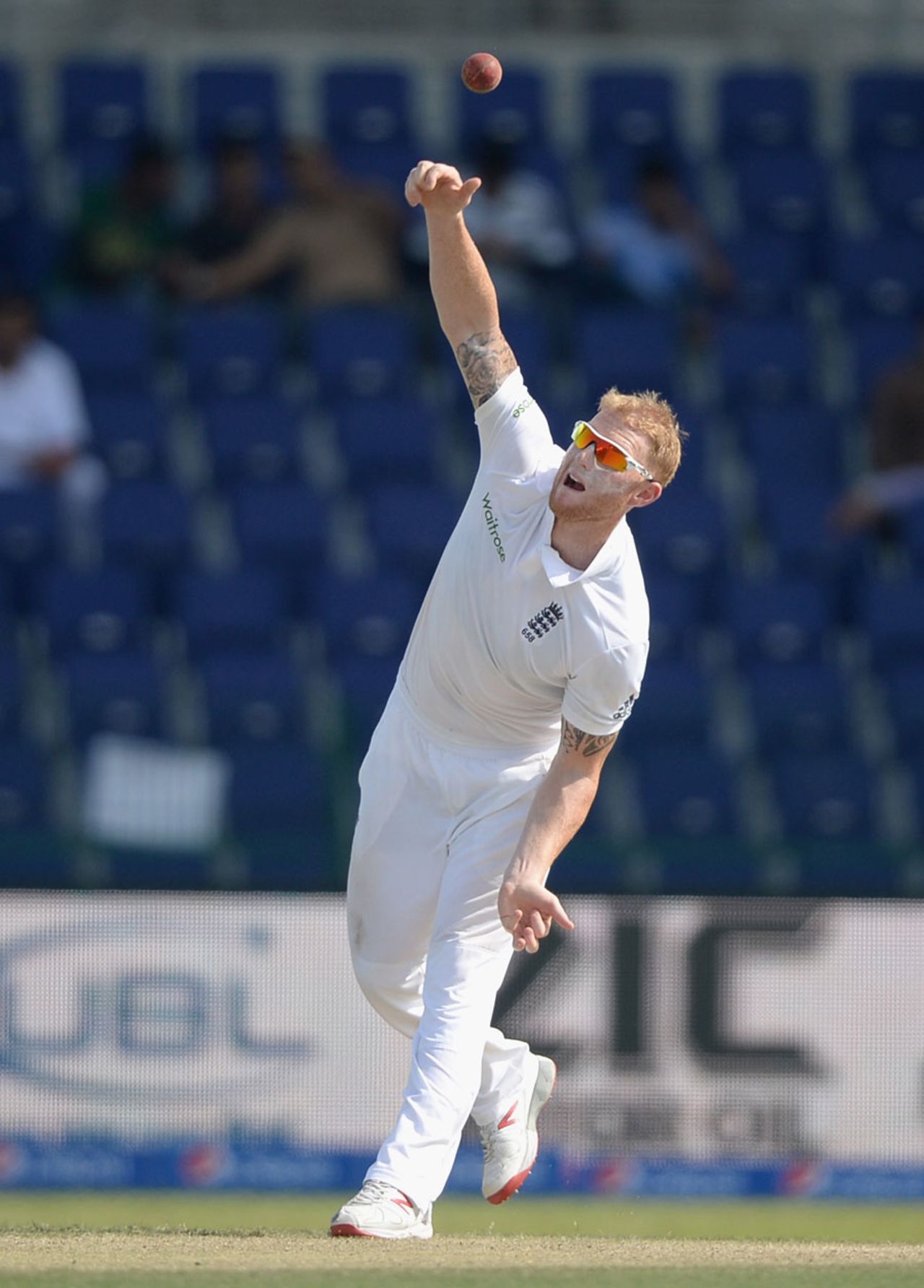 Ben Stokes sent down an over of offspin, Pakistan v England, 1st Test, Abu Dhabi, 2nd day, October 14, 2015