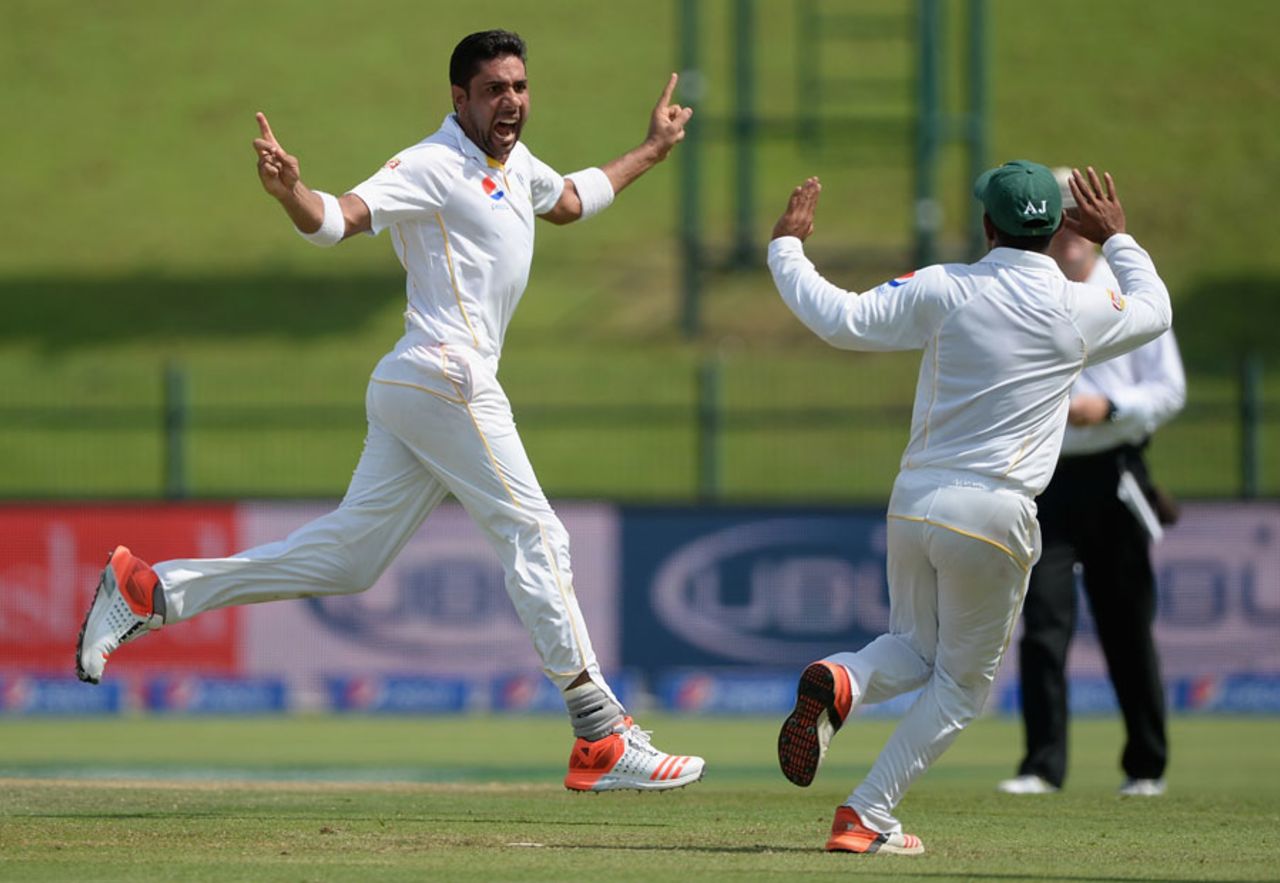 Imran Khan had Moeen Ali caught behind to end the opening stand, Pakistan v England, 1st Test, Abu Dhabi, 3rd day, October 15, 2015