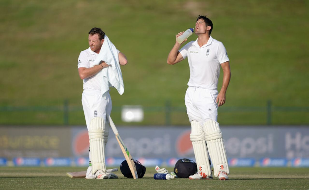 It was hot work for Alastair Cook and Ian Bell as England resolutely fought back in Abu Dhabi, Pakistan v England, 1st Test, Abu Dhabi, 3rd day, October 15, 2015