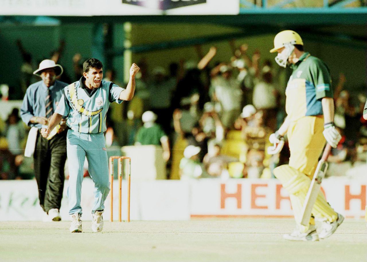 Zaheer Khan celebrates taking the wicket of Steve Waugh, India v Australia, first quarter-final, ICC KnockOut, October 7, 2000